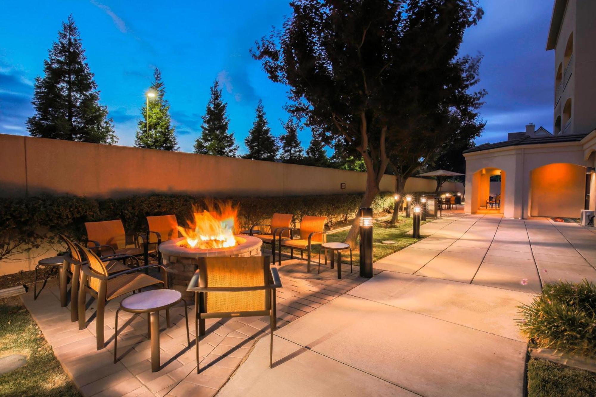 מלון Courtyard By Marriott San Jose South/מורגן היל מראה חיצוני תמונה
